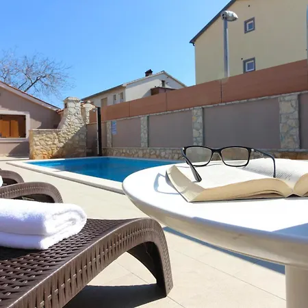 Beautiful Magnifica With Private Pool In * Pola