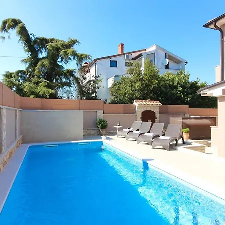 Beautiful Magnifica With Private Pool In * Pola