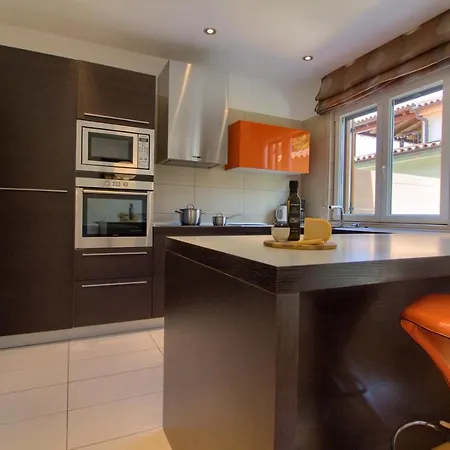 Beautiful Magnifica With Private Pool In Villa Pula