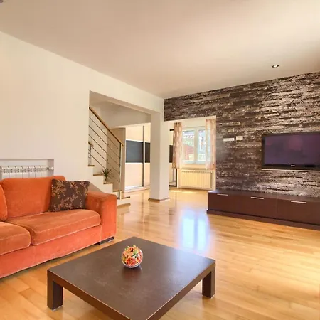 Vila Beautiful Magnifica With Private Pool In