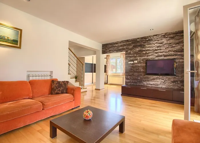 Villa Beautiful Magnifica With Private Pool In